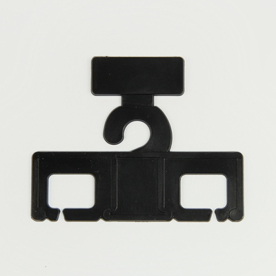 カスタムステッカーラベル ブラック プラスチックのサスペンダー ハンガー PP カスタム印刷